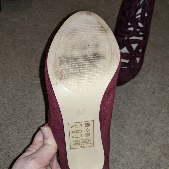 Heels - Picture 3 of 4